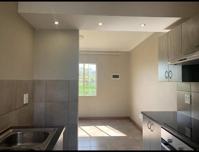 2 BEDROOM PROPERTY TO RENT IN FLEURHOF